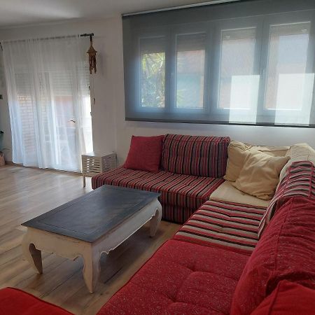 Family Apartment Andrea Alaquàs Kültér fotó